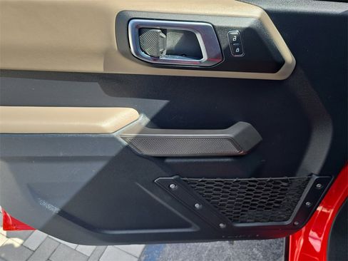 Used 2022 Ford Bronco Wildtrak image 15