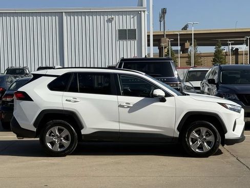 Used 2025 Toyota RAV4 XLE FWD image 3