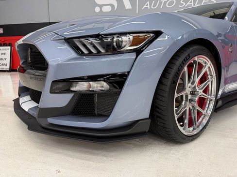 Used 2022 Ford Mustang Shelby GT500 w/ Technology Package RWD image 3