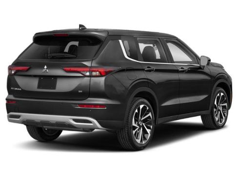 Used 2024 Mitsubishi Outlander SE AWD/4WD image 2