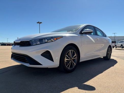 Used 2024 Kia Forte LXS image 5