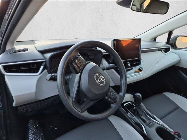 Used 2025 Toyota Corolla LE w/ LE Premium Package FWD image 5
