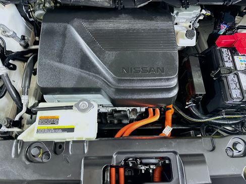 Used 2025 Nissan Leaf S FWD image 30