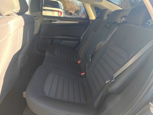 Used 2020 Ford Fusion SE image 8