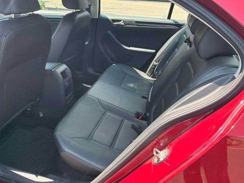 Used 2017 Volkswagen Jetta SEL FWD image 6