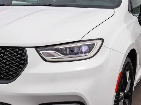New 2026 Chrysler Pacifica Limited w/ S Appearance Package FWD image 8