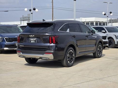 New 2026 Kia Sorento S w/ S Panoramic Sunroof Package FWD image 4