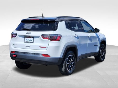 Used 2025 Jeep Compass Trailhawk AWD/4WD image 6