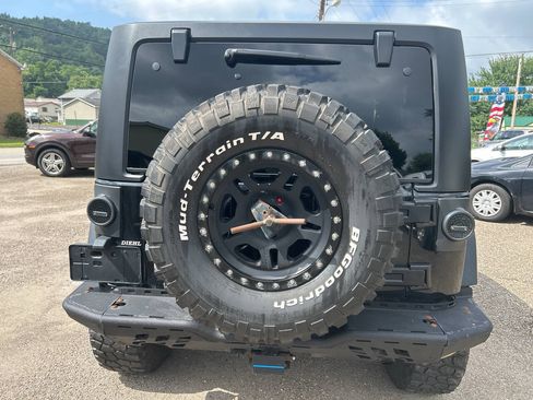 Used 2013 Jeep Wrangler Sport w/ Connectivity Group AWD/4WD image 5
