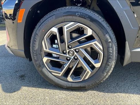 New 2025 Hyundai Tucson Limited image 11