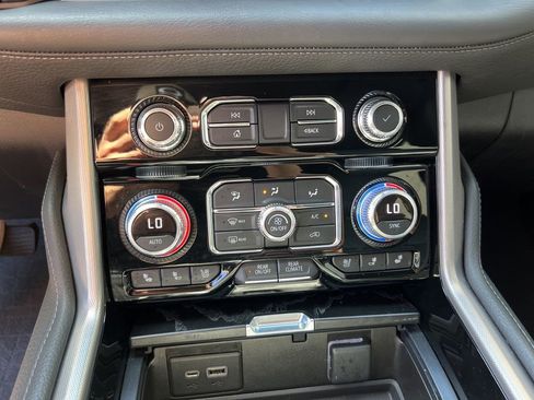 Used 2022 GMC Yukon Denali AWD/4WD image 20