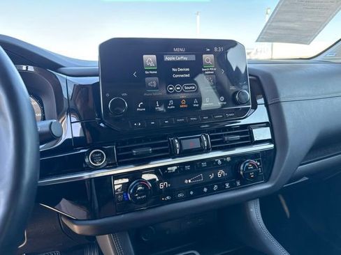 Used 2023 Nissan Pathfinder Platinum AWD/4WD image 16