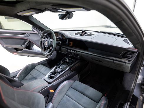 Used 2025 Porsche 911 GTS image 34