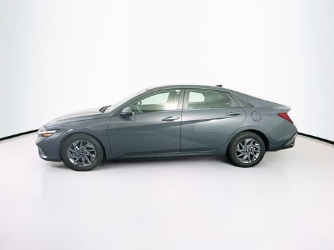 Used 2024 Hyundai Elantra SEL image 4