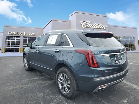 Used 2021 Cadillac XT5 Premium Luxury AWD/4WD image 2