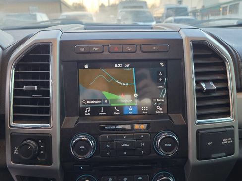 Used 2018 Ford F250 Lariat w/ Lariat Ultimate Package AWD/4WD image 16