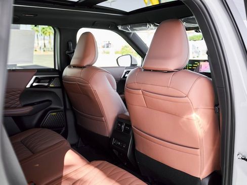 New 2026 Mitsubishi Outlander SEL FWD image 28