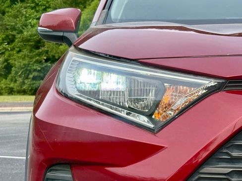 Used 2019 Toyota RAV4 XLE FWD image 13