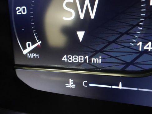 Used 2023 GMC Yukon XL AT4 w/ AT4 Premium Plus Package image 15