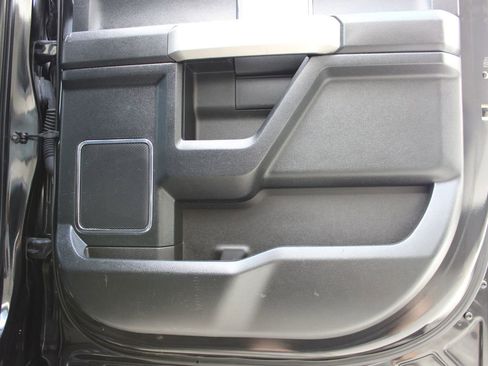 Used 2015 Ford F150 Lariat image 12