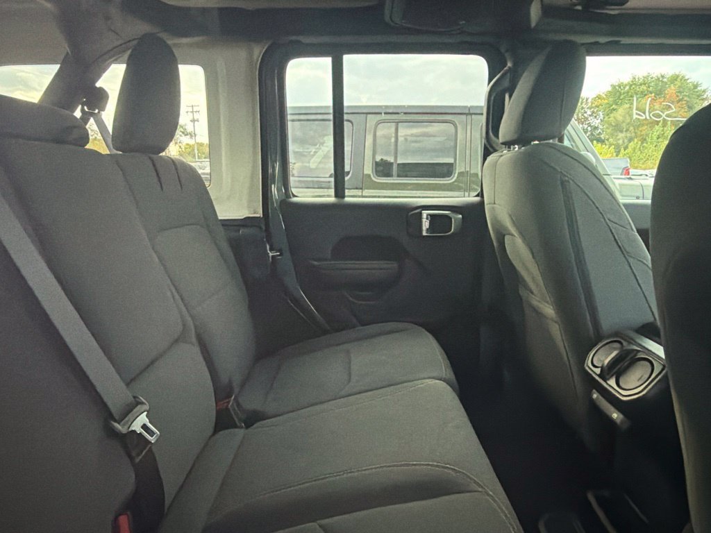 Used 2024 Jeep Wrangler Unlimited w/ Convenience Group AWD/4WD image 9