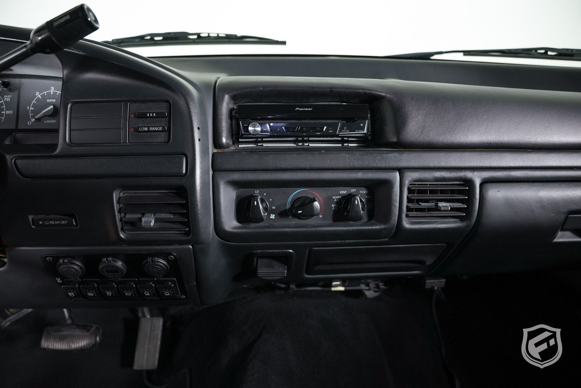 Used 1996 Ford Bronco Eddie Bauer AWD/4WD image 24