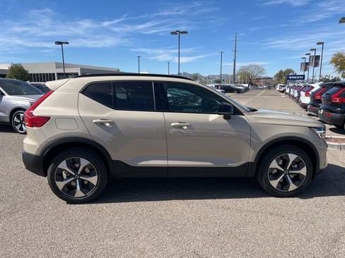 New 2026 Volvo XC40 B4 Core w/ Protection Package Premier image 2