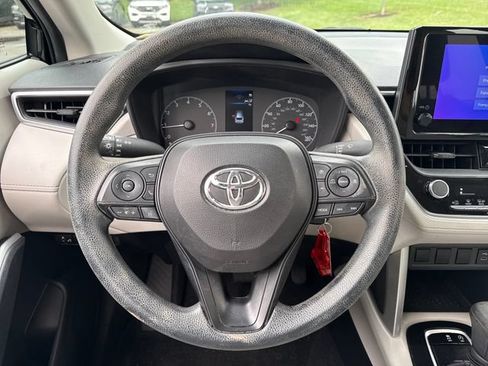 Used 2023 Toyota Corolla Cross L AWD/4WD image 20