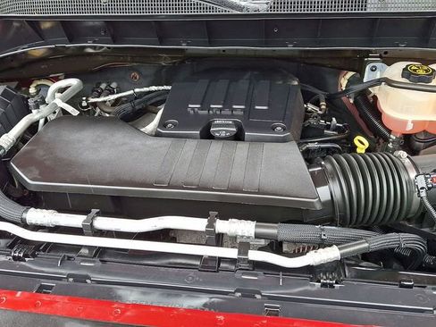 Used 2021 Chevrolet Silverado 1500 Custom w/ Safety Confidence Package AWD/4WD image 18