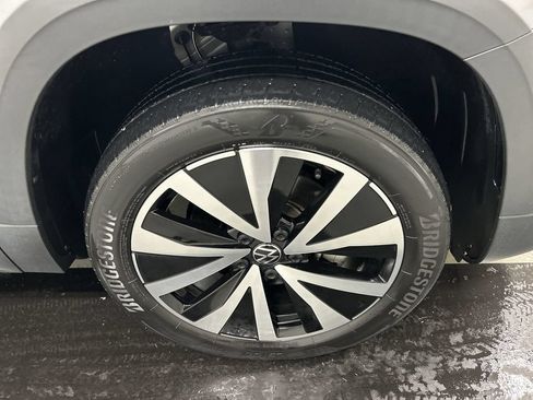 Certified 2023 Volkswagen Taos SE AWD/4WD image 8