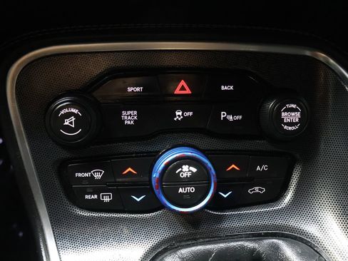 Used 2016 Dodge Challenger R/T Scat Pack w/ Leather Interior Group image 23