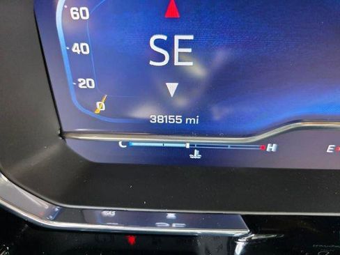 Used 2023 Chevrolet Silverado 1500 LT AWD/4WD image 33