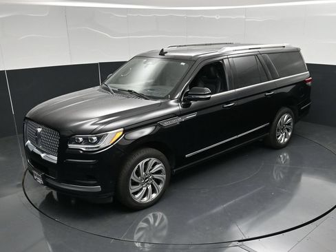 Used 2022 Lincoln Navigator L Reserve AWD/4WD image 56