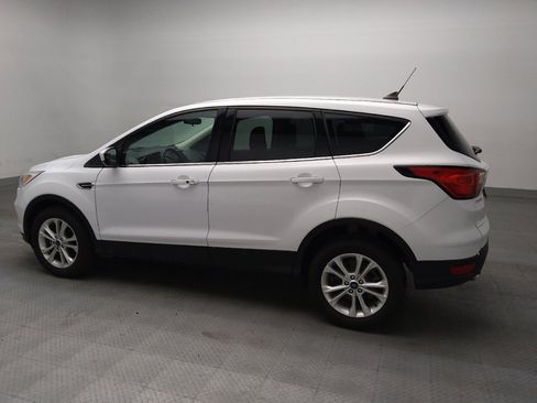 Used 2019 Ford Escape SE FWD image 3