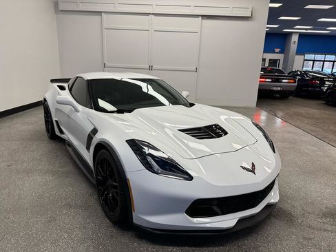 Used 2019 Chevrolet Corvette Z06 RWD image 32