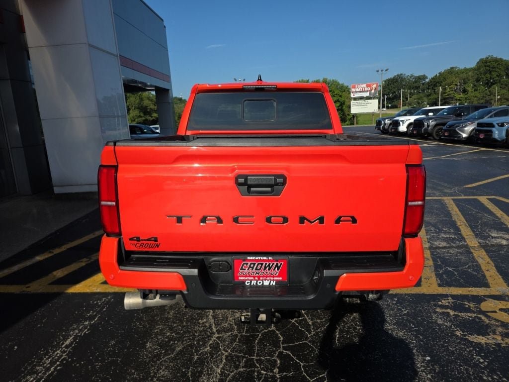 Used 2024 Toyota Tacoma TRD Sport w/ TRD Sport Upgrade Package AWD/4WD image 4