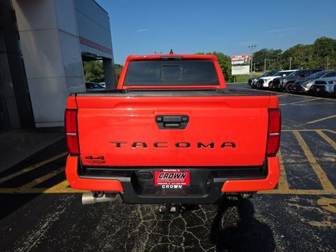 Used 2024 Toyota Tacoma TRD Sport w/ TRD Sport Upgrade Package AWD/4WD image 4