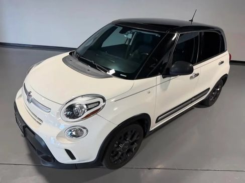 Used 2017 FIAT 500L Trekking w/ Dual-Pane Sunroof Package FWD image 36