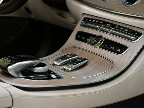 Used 2019 Mercedes-Benz E 450 4MATIC Cabriolet image 59
