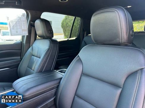 Used 2025 Chevrolet Traverse LT w/ Driver Confidence Package FWD image 20