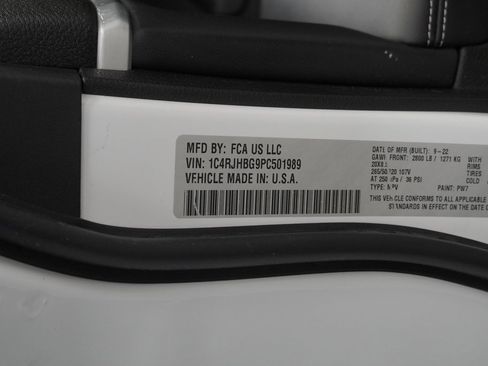 Used 2023 Jeep Grand Cherokee Limited w/ Black Appearance Package image 53