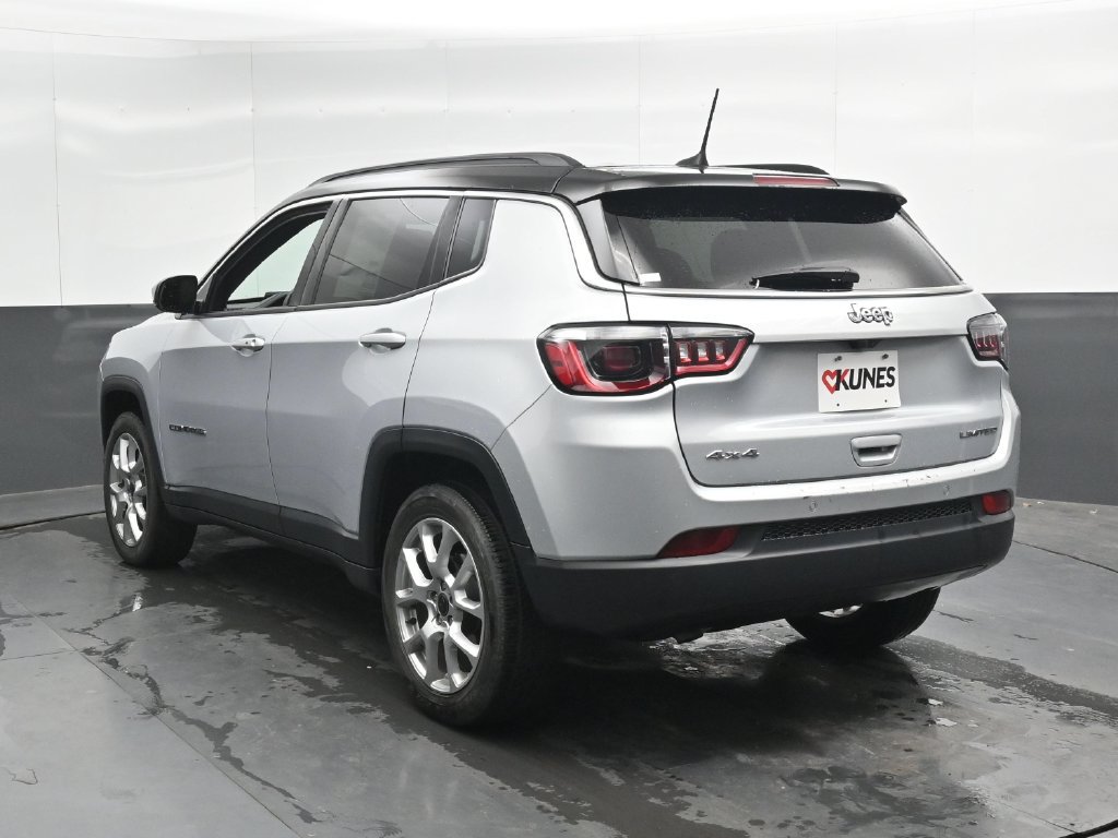 Used 2025 Jeep Compass Limited AWD/4WD image 9