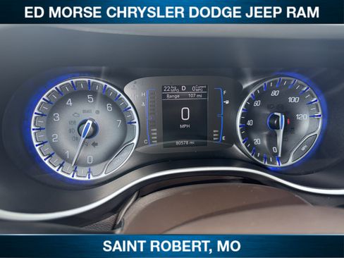 Used 2017 Chrysler Pacifica Touring-L FWD image 13
