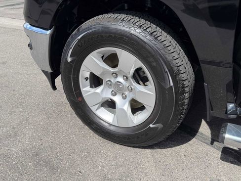 Used 2022 RAM 1500 Big Horn AWD/4WD image 36