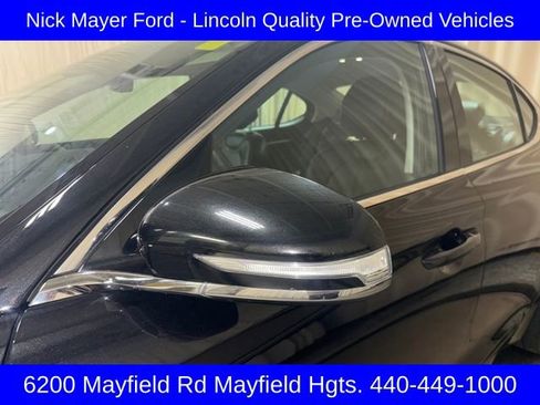 Used 2025 Genesis G70 2.5T image 13