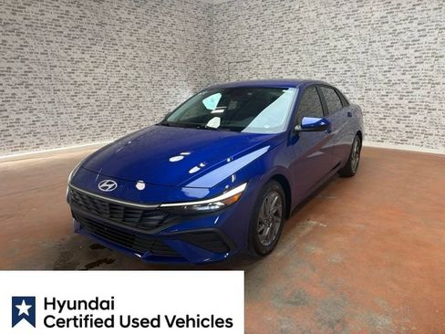 Certified 2024 Hyundai Elantra SEL FWD image 3