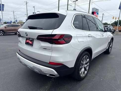 Used 2025 BMW X5 xDrive40i AWD/4WD image 5