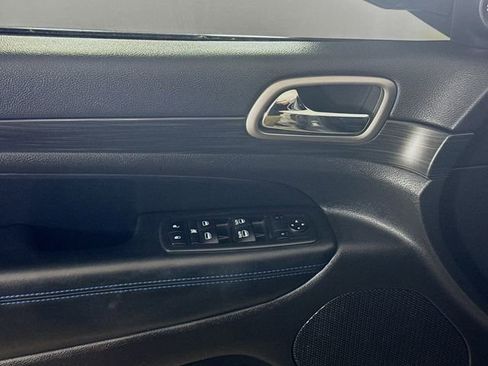 Used 2020 Jeep Grand Cherokee Laredo image 17