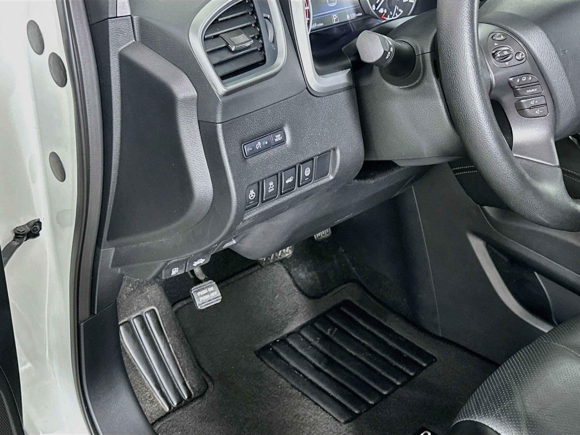 Used 2023 Nissan Murano SL FWD image 17