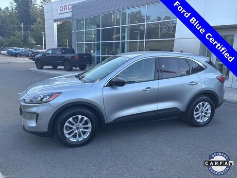 Certified 2022 Ford Escape SE w/ Cold Weather Package image 2